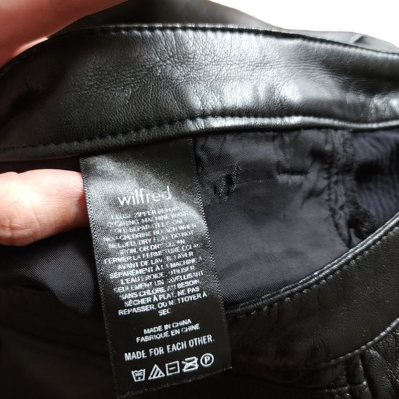 Aritiza Wilfred Melina Cropped vegan leather pant, black - Picture 6 of 10